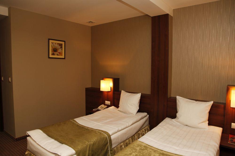 Hotel Na Półboru Sieradz Exterior foto